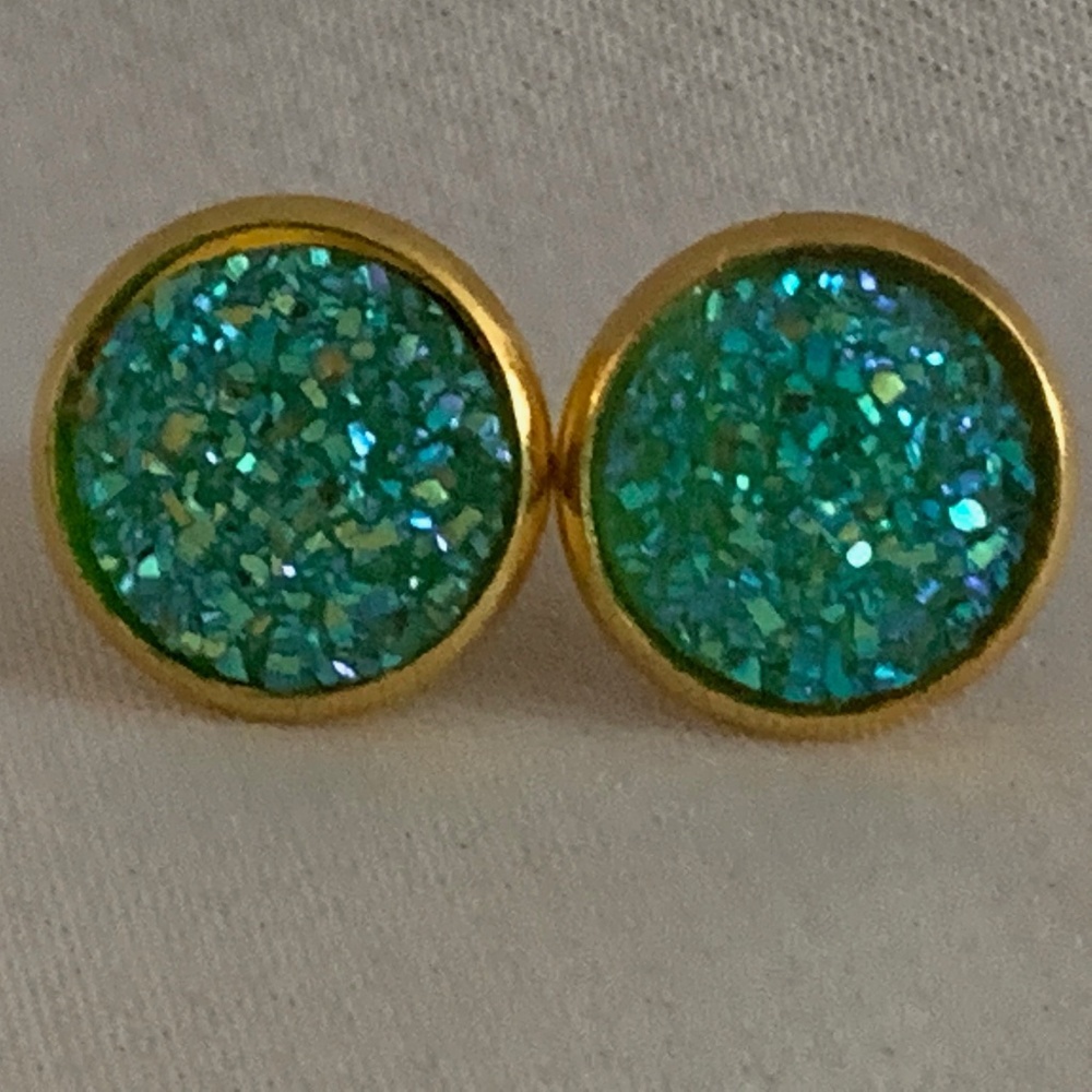 NWOT Gold Plated Bezel Stud Earrings Green Druzy